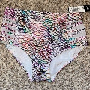 Torrid swim bottoms size 2 NWT Snake print lattice